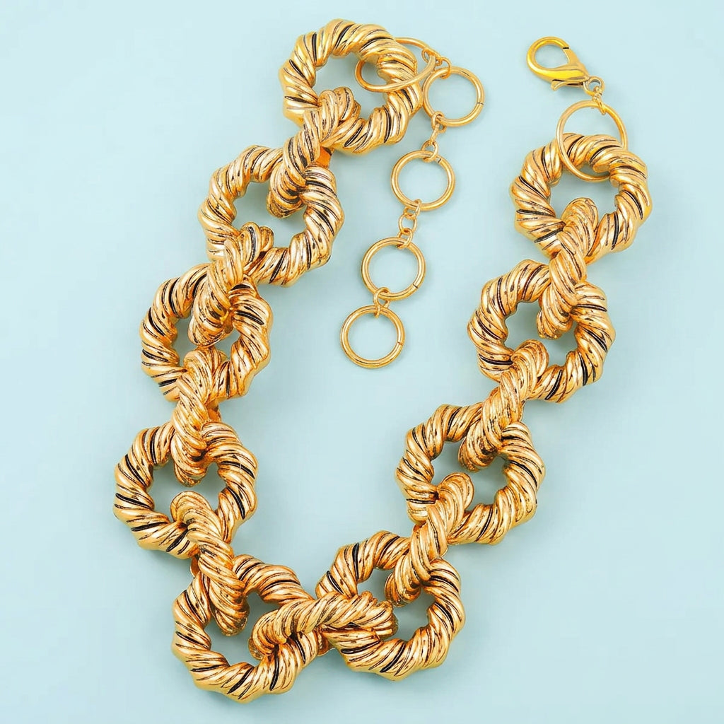 Gold twist chain necklace detail